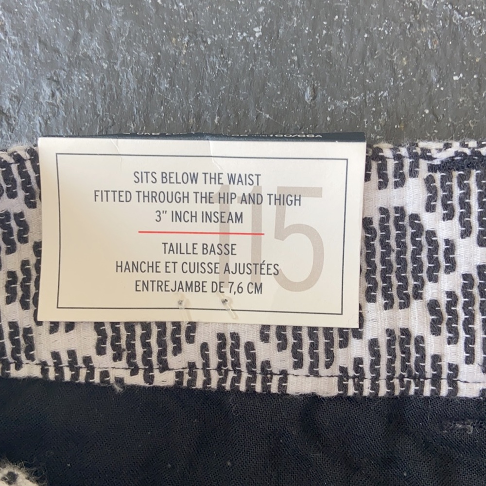 Khakis by GAP Textured Shorts (NWT) - Picture 6 of 9